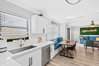 223 SE 8th St in Dania Beach, FL - Building Photo - Building Photo