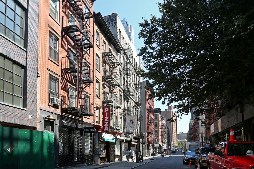 153 Ludlow St in New York, NY - Building Photo
