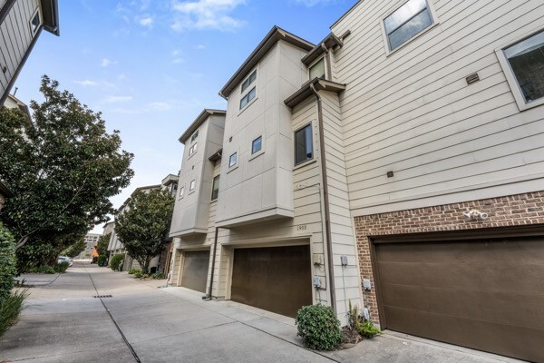 property at 1903 Summer St