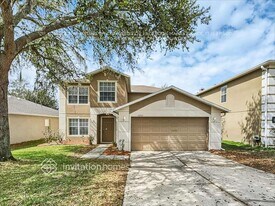 2251 Martins Run in Tavares, FL - Building Photo