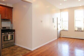 305 W 123rd St in New York, NY - Building Photo - Building Photo