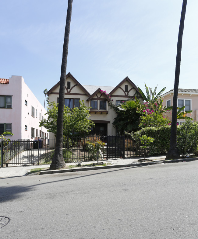 912 S Mariposa Ave in Los Angeles, CA - Building Photo - Building Photo