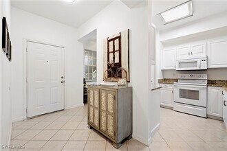 2345 Carrington Ct in Naples, FL - Building Photo - Building Photo