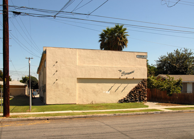 12019 Sycamore St in Norwalk, CA - Foto de edificio - Building Photo