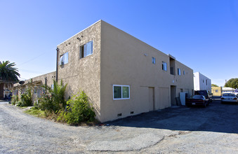 1329 Santa Fe Ave in Martinez, CA - Building Photo - Building Photo