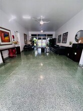 10190 Collins Ave in Bal Harbour, FL - Foto de edificio - Building Photo