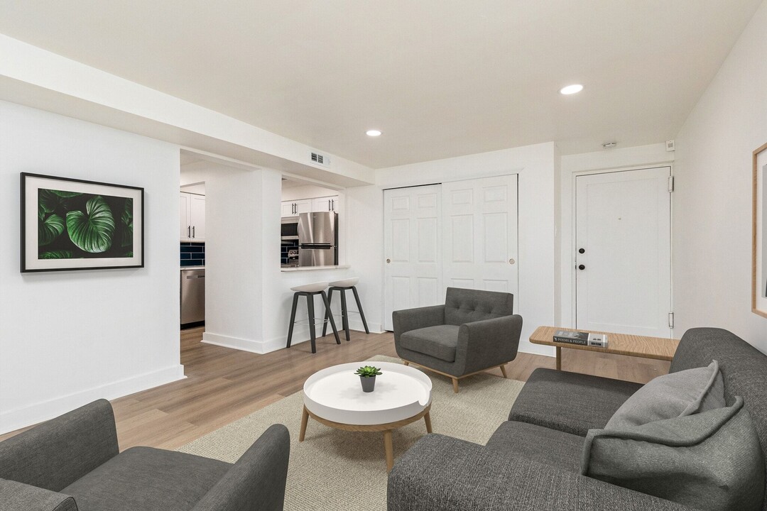 Creekview Terrace Apartments in Philadelphia, PA - Building Photo