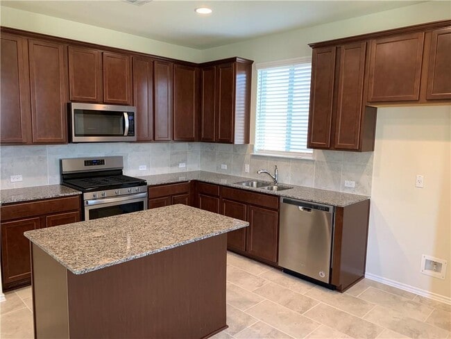 105 Berkeley Pl in Georgetown, TX - Building Photo - Building Photo