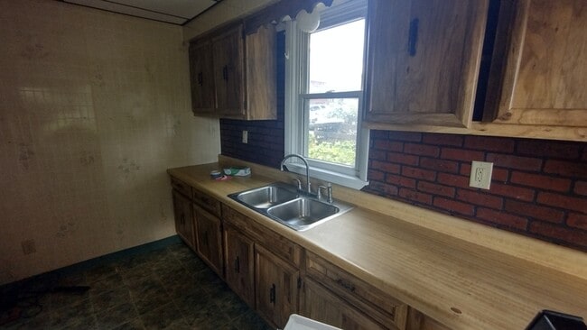 property at 308 Summit Ave