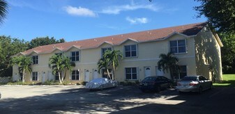 13519 S Indian River Dr in Jensen Beach, FL - Building Photo