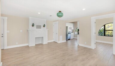 3000 Beach Blvd S in Gulfport, FL - Building Photo - Building Photo