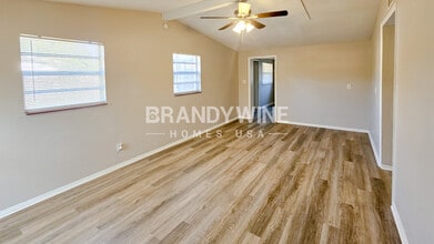 4401 N 72nd St in Tampa, FL - Building Photo - Building Photo