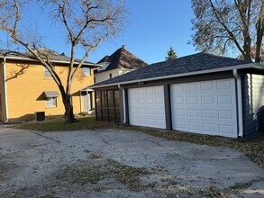 223-225 S Gardiner Ave in Rockford, IL - Building Photo - Building Photo