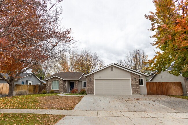 164 S Silverwood Way in Eagle, ID - Building Photo - Building Photo
