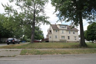 58 E Archwood Ave in Akron, OH - Foto de edificio - Building Photo