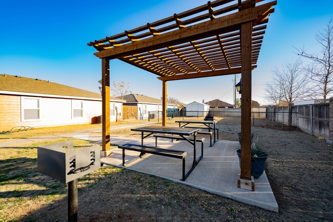 Southview Associates LLC in Lubbock, TX - Foto de edificio - Building Photo