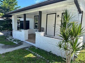 719 Glenn Pkwy in Hollywood, FL - Building Photo