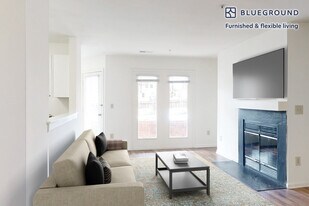 10608 Kitty Pozer Dr in Fairfax, VA - Building Photo