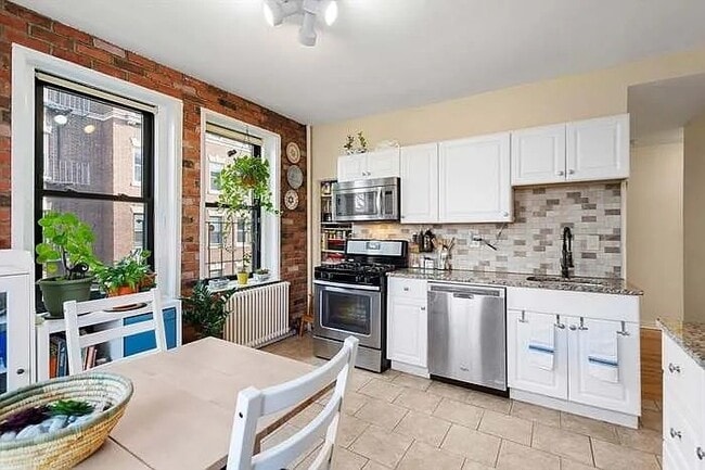 1400 Commonwealth Ave, Unit 6