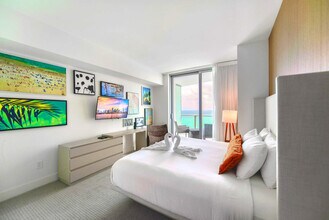 4111 S Ocean Dr in Hollywood, FL - Building Photo - Building Photo