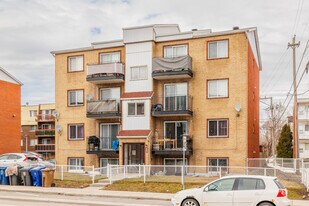 403 Ampère Av in Laval, QC - Building Photo