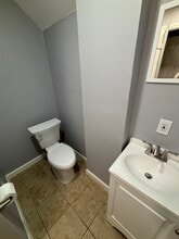 923 E 21st St, Unit Studio in Long Beach, CA - Building Photo - Building Photo