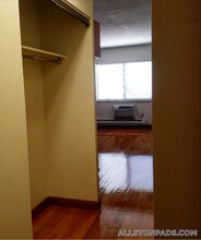 1110 Commonwealth Ave in Boston, MA - Foto de edificio - Building Photo