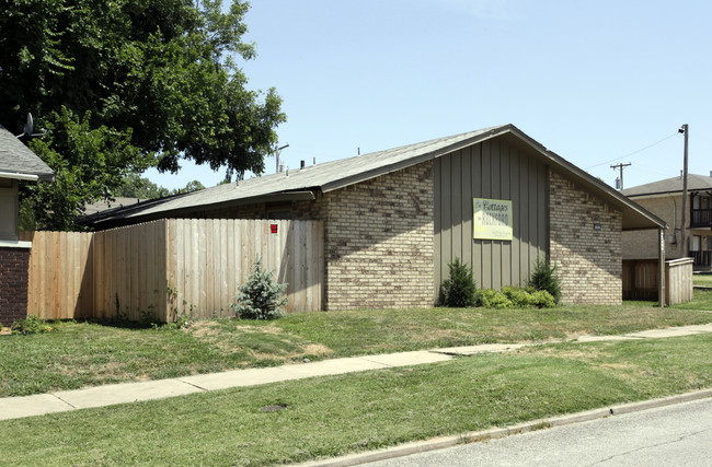 The Cottages on Rockford in Tulsa, OK - Foto de edificio - Building Photo