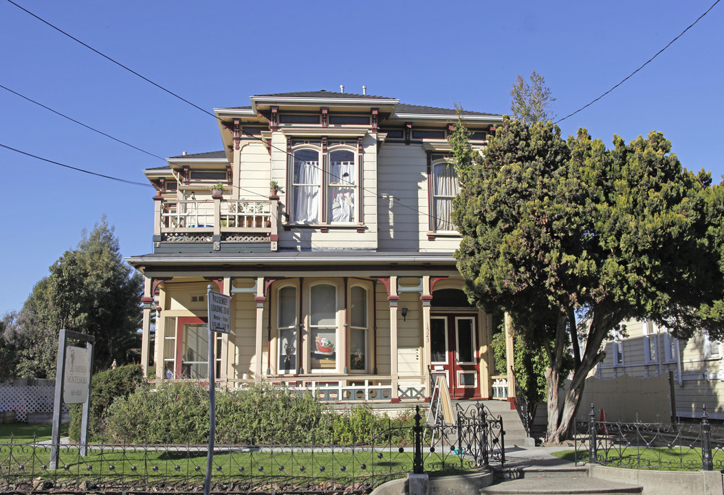 Bayside  Montessori in Alameda, CA - Foto de edificio