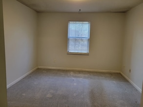 6516 Six Mile Ln, Unit 2 in Louisville, KY - Building Photo - Building Photo