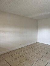 95 NE 41st St in Oakland Park, FL - Building Photo - Building Photo