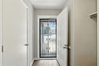 2307 Montclair Dr in Carrollton, TX - Building Photo - Building Photo