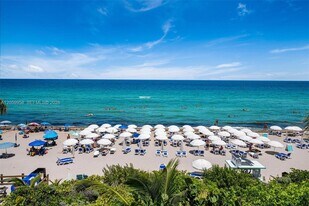 3951 S Ocean Dr in Hollywood, FL - Building Photo