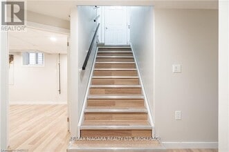 7121 Dorchester Rd in Niagara Falls, ON - Building Photo - Building Photo