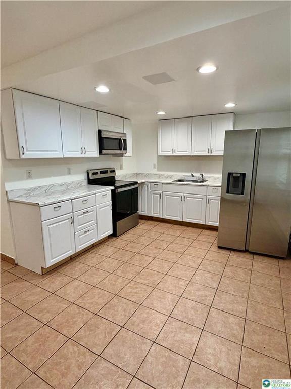 689 W Brookdale St in Allentown, PA - Building Photo - Building Photo