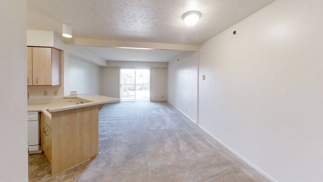 Colonial Pointe at Fairview Apartments