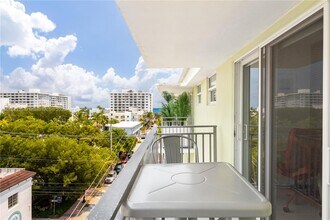 363 Washington Ave in Miami Beach, FL - Building Photo - Building Photo