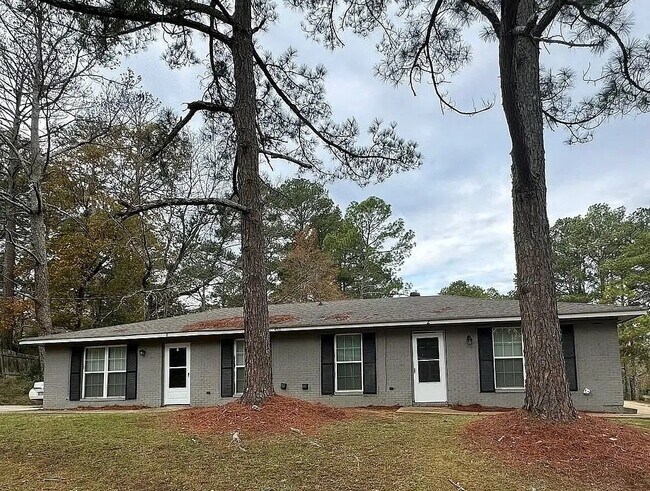 property at 4921 Woodmont Dr
