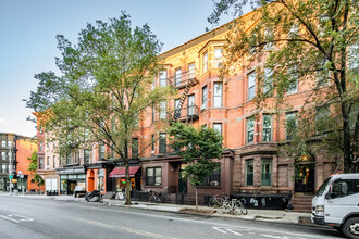 66 7th Ave in Brooklyn, NY - Building Photo - Building Photo