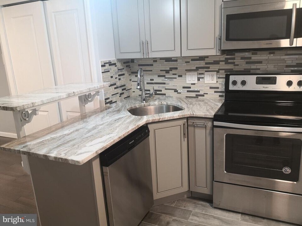 600 N 11th St in Philadelphia, PA - Building Photo