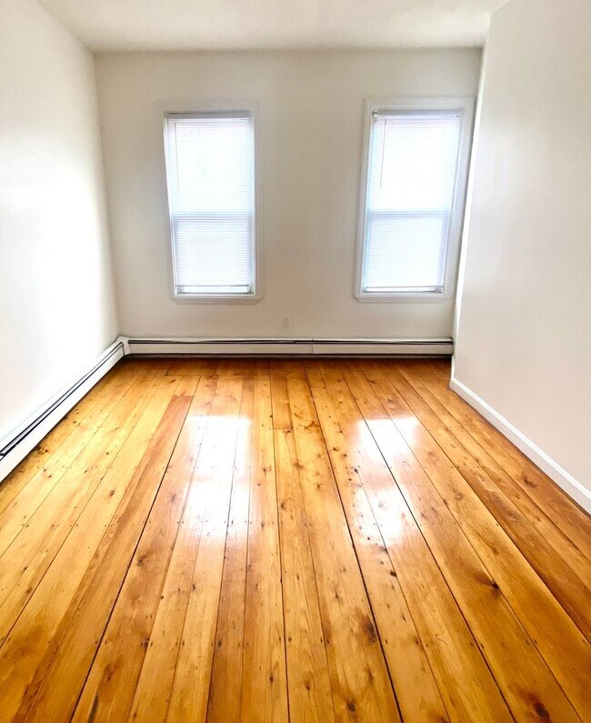 284 Chelsea St in Boston, MA - Building Photo - Building Photo