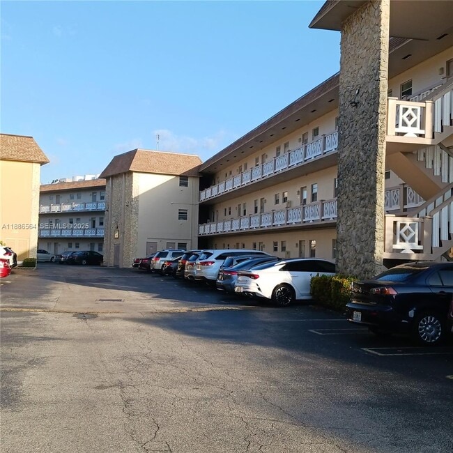 property at 5181 W Oakland Park Blvd