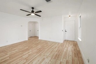 16816 Jaron Dr in Manor, TX - Building Photo - Building Photo