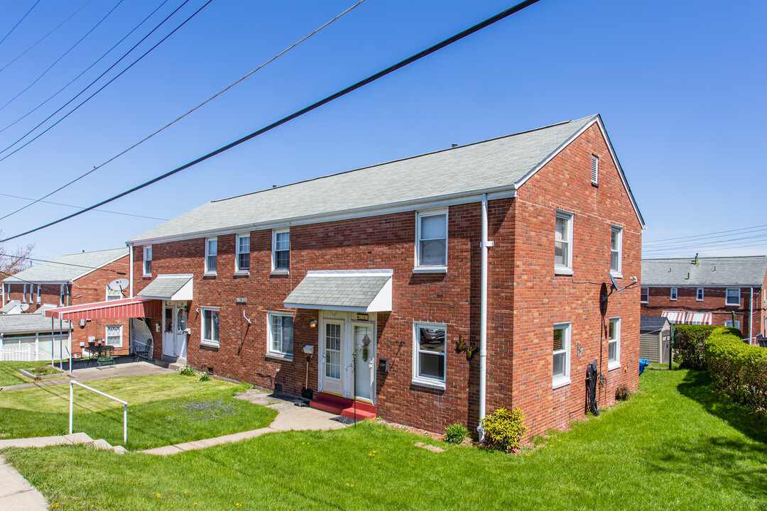 Riverview Homes in West Mifflin, PA - Foto de edificio