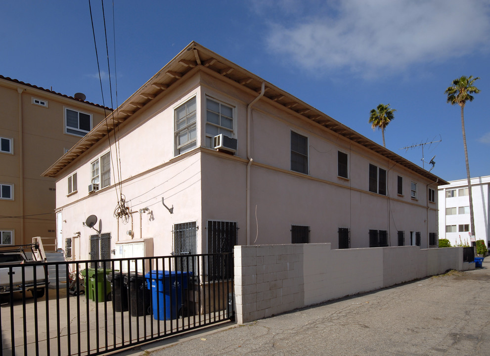 130-132 1/2 N. Orlando Av in Los Angeles, CA - Foto de edificio