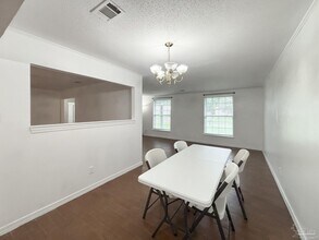 10860 Berryhill Rd in Pensacola, FL - Building Photo - Building Photo