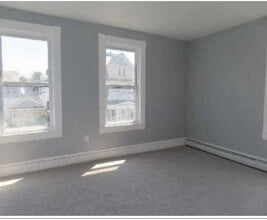 27 Burtt St in Lowell, MA - Building Photo - Building Photo