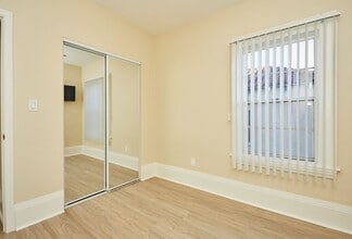 Victorian @ 11th Place in Los Angeles, CA - Building Photo - Interior Photo