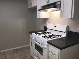 1460 Kendall Dr in San Bernardino, CA - Building Photo