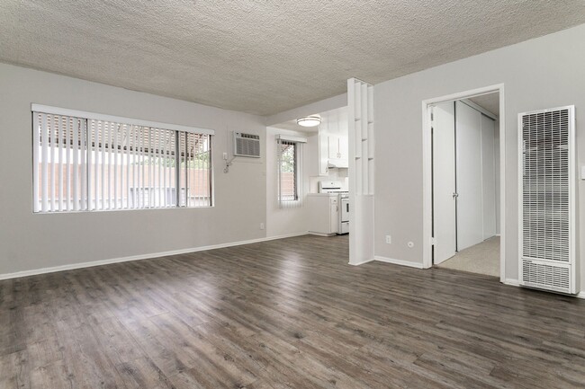 bur420 in Glendale, CA - Foto de edificio - Building Photo